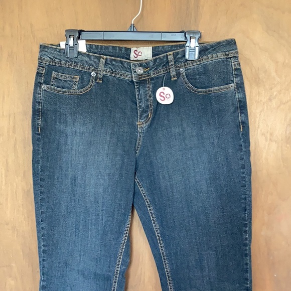So skinny jean  with decorative stitching on back pockets size 15 - Picture 4 of 17